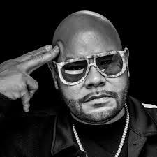 Manuel Gee's Instagram, Twitter & Facebook