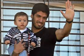 Alizée et grégoire lyonnet : Luis Suarez Doit Se Faire Soigner Selon La Fifa La Presse