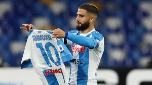 Lorenzo insigne quick infoheight5 ft 4 inweight64 kggeburtsdatumjuni 4, 1991zodiac signgeminispousegenoveffa daronelorenzo insigne ist ein italienischer fußballprofi. Maradona Neapel Zu Ehren Der Fussball Ikone In Sondertrikots Eurosport