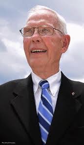 Mike Claus's Instagram, Twitter & Facebook