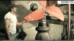 The vulcan stove fan is a stirling engine powered fan that quietly and efficiently circulates warm air from your wood stove, coal stove or other heat source, through your home or workshop dramatically increasing the effectiveness of your heating appliance and improving your comfort level. Coal Stove Hot Air Stirling Engine Fan Diy Homemade Youtube