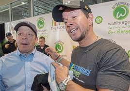 The wahlberg matriarch died on april 18 at 78 years old. Wahlberg Brothers Visit Pittsburgh Wahlburgers Pittsburgh Post Gazette