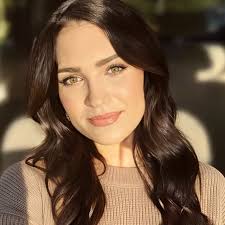 So apparently there's this thing called aphantasia and I guess I have it.  When people say “picture an apple,” I literally just see black. My brain  knows what it looks like but