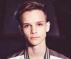 Chris Lanzon Biography