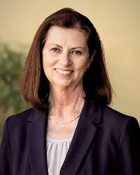 Stacey Cottle's Instagram, Twitter & Facebook