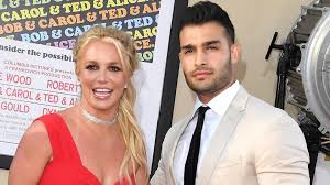 Sam asghari is an iranian model and a fitness trainer. Britney Spears 2004 Red Carpet Kim Kardashian Phenomenal Star