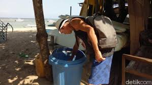 Namun kebanyakan pengunjung di pantai sanur datang pagi sekali untuk melihat matahari terbit. Ini Alasan Bule Yang Viral Mengais Makanan Dari Sampah Di Bali