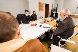 Gelu puiu este secretar de stat în ministerul mediului. Ministry Of Environment Romania On Twitter Ministrul Tanczos Barna È™i Secretarul De Stat Gelu Puiu S Au Intalnit AstÄƒzi Cu AsociaÈ›ia Administratorilor De PÄƒduri Pentru Finalizarea DezvoltÄƒrii Noului Sumal Sistemul Informatic