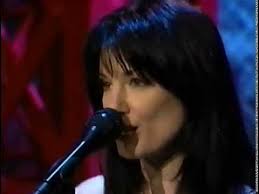 10 Famous Singers from Oregon