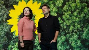 Born 15 december 1980) is a german politician. Umfrage Annalena Barbock Und Robert Habeck Uberzeugen Die Jungere Generation