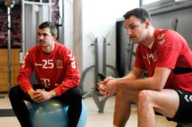 Péntek | veszprém, 3100 néző. Mez Arveres A Movember Jegyeben Telekom Veszprem
