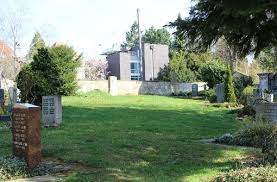 Stuttgart Degerloch Auf Dem Alten Friedhof Geht Es Zu Eng Zu Degerloch Stuttgarter Nachrichten