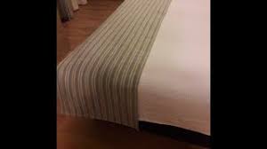 Quando vorresti per racconta con la famiglia, parenti, amiche e anche collaboratori, puoi condividi questa info per loro. Come Fare Uno Scaldapiedi Per Letto How To Make A Bed Runner By Saxy Dexx Youtube