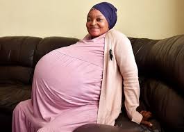 Lors de l'accouchement le futur père se sent souvent impuissant face aux évenements et ne sait pas comment aider la femme qui accouche. Grossesse Multiple Ce Qu Il Faut Comprendre Bbc News Afrique