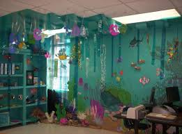 Assorted aquatic decorations, drift wood, decoral coral replicas, plants, ceramic décor, etc. 35 Creativity Boosting Classroom Design Ideas Matchness Com In 2021 Ocean Theme Classroom Ocean Themed Bedroom Classroom Decor