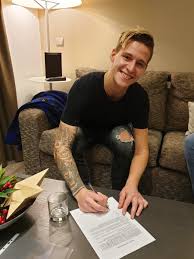 Yamaha factory racing motogp team memasukkan fabio quartararo sebagai pebalap mereka. Fabio Quartararo On Twitter What A Dream I Will Be Part Of The Monster Energy Yamaha Team For 2021 2022 I Can T Thanks Enough All The People Who Always Support Me Like