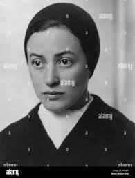 White dorothy Black and White Stock Photos & Images