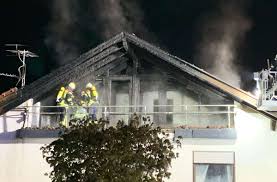 Gelber impfausweis behält seine gültigkeit. Zollernalbkreis Hausbrand In Burladingen Hoher Sachschaden Baden Wurttemberg Stuttgarter Nachrichten