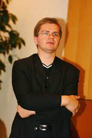 His birthday, what he did before fame, his family life, fun trivia facts, popularity rankings, and more. Kim Jest Sylwester Latkowski Rezyser Nic Sie Nie Stalo Kozaczek