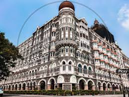 Image of Symmetrical shot of the Taj ...