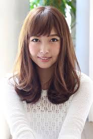 小顔に見える斜めバングの柔らかワンカールセミロング papersのヘアスタイル ヘアスタイル ヘアースタイル 髪型 ロング