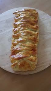 Tresse Feuilletee Au Chorizo Mozzarella Cook And Flo Recette Feuillete Tresse Feuilletee Recettes De Cuisine
