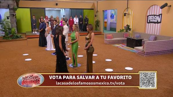 ❌🚪 @laklitbocynthia se posiciona frente a @iamyanetgarcia ❌🚪, 🏠  #LaCasaDeLosFamososMx, DISPONIBLE en #LasEstrellas, #Canal5 y 24/7 solo por  @vix #A