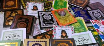 Surat yasin (surah yaasiin / yaseen) dan tahlil arwah lengkap dengan audio dan terjemahannya. Harga Buku Yasin Hard Cover Daftar Harga Tarif