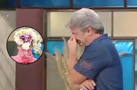Un tema bastante tristón, difícil. El Desopilante Ataque De Risa De Pachu Pena A La Hora De Defender Su Diseno En Corte Y Confeccion