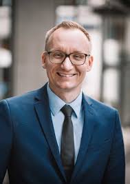 Fachforen für IT bei Versicherern: IT-Erneuerung & Fachabteilungen