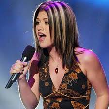 She rose to fame in 2002 after winning the first season of american idol, and has since been established as the. Kelly Clarkson On Since U Been Gone Going Country New Lp Chunky Blonde Highlights Black Hair With Highlights Kelly Clarkson Hair