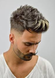 Sliced layers remove all the bulk from the ends of thick hair and have sharply pointed tips, for easy management. 40 Hairstyles For Men With Wavy Hair