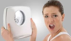 Menjaga berat badan agar tetap ideal tidak berarti anda tidak boleh makan di pesta atau semacamnya. 3 Cara Menjaga Berat Badan Agar Tubuh Tetap Ideal