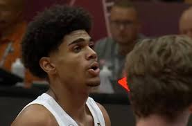 Arizona guard Brayden Burries has surpassed forward Koa Peat in the  National Freshman of the Year rankings.