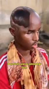 Ein Bürger, der sich zu den Gehaltserhöhungen äußert: "In einem Haushalt  gibt es 4 Leute, 4 Telefone. Sollen sie halt weniger ausgeben. Wenn das 40  Lira kostet, kauf dir ein halbes Kilo.