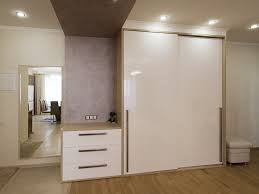 خزائن لامعة خزانة ملابس سوداء مع أبواب مفصلية لغرفة النوم والممر وخيار الركن والواجهات والمنتجات المفصلية أثاث 2021