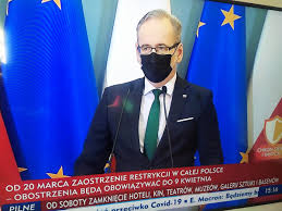 Przyjęliśmy rozwiązanie, zgodnie z którym te obostrzenia, które funkcjonowały w czterech województwach, zostają rozszerzone na cały kraj. Yozbuvzyhmv4ym