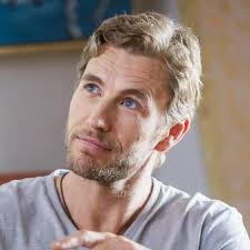 Mistresses Cast & Crew