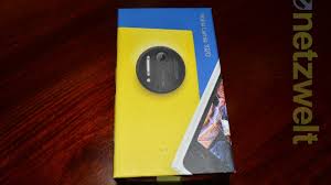 Unboxing Nokia Lumia 1020