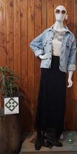 Oculos Escuro 20 00 Jaqueta Jeans Harley Davidson New York Cafe Original P 45 00 Tshirt Transfer Saia De Renda Preta Jaqueta Jeans Botas Dakota