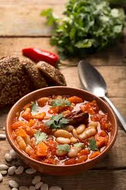 Se adauga 2 cepe taiate marunt, ardeii taiati solzi si morcovul ras. CiorbÄƒ De Fasole Cu AfumÄƒturÄƒ 2 4kg Food Market