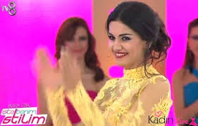 'yeni gelin' dizisinin ardından başka bir projede yer almayan şilan makal, ben oyunculuğu çok seviyorum. Iste Benim Stilim In Eski Yarismacisi Silan Makal In Suya Atlayisi Yok Artik Dedirtti Son Dakika Magazin