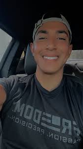 Hello everyone, we are new to the page, young couple looking for friends in  Cape Coral