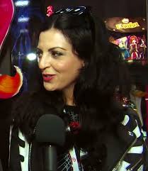 Rebecca Shipman's Instagram, Twitter & Facebook