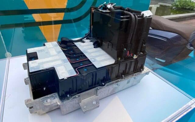 Hướng dẫn sạc xe máy điện Vinfast Evo 200