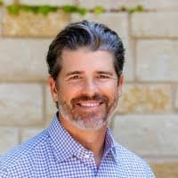 Kelly Barlow's Instagram, Twitter & Facebook