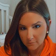 Pamela Averill's Instagram, Twitter & Facebook