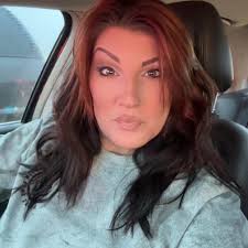 Amber Summers updated her profile picture.