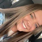 Elisa Hyde's Instagram, Twitter & Facebook