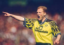 Most of his professional career, which was spent mostly at borussia dortmund, was blighted by injuries. The Damned Career Of Christoph Metzelder